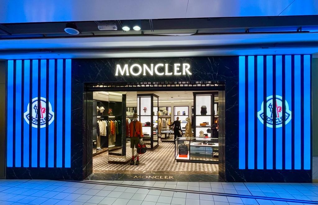 20partners PHOTO-2023-04-01-16-28-29 Moncler marks a travel retail milestone with new Heathrow Airport store Journal  travel retail 