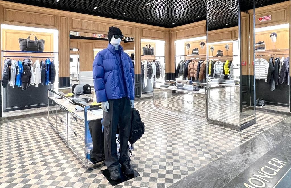 20partners Moncler_FCO_2 Moncler creates a vibrant travel retail space for shoppers at Rome Fiumicino Airport Journal Press Release  travel retail Moncler luxury 