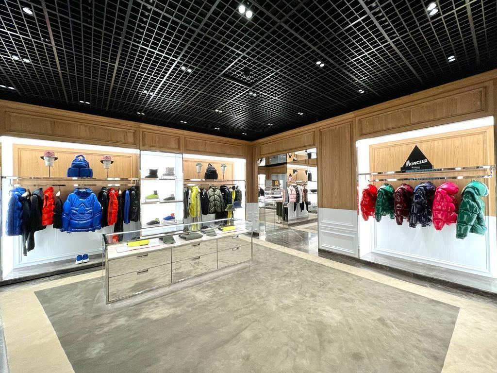 20partners Moncler_FCO_3 Moncler creates a vibrant travel retail space for shoppers at Rome Fiumicino Airport Journal Press Release  travel retail Moncler luxury 