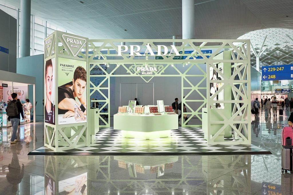 20partners Prada Making space count: Which brands are doing it best this summer? Journal  pop-ups experience 